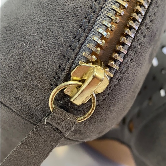 Metaphor Radiant Grey Heels Faux Suede Front Bow - Picture 9 of 9